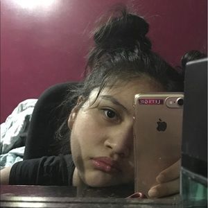 Meet your Posher, Iris